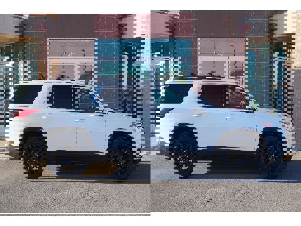 Used 2019 Chevrolet Traverse LT w/ LPO, Black Accent Package image 6