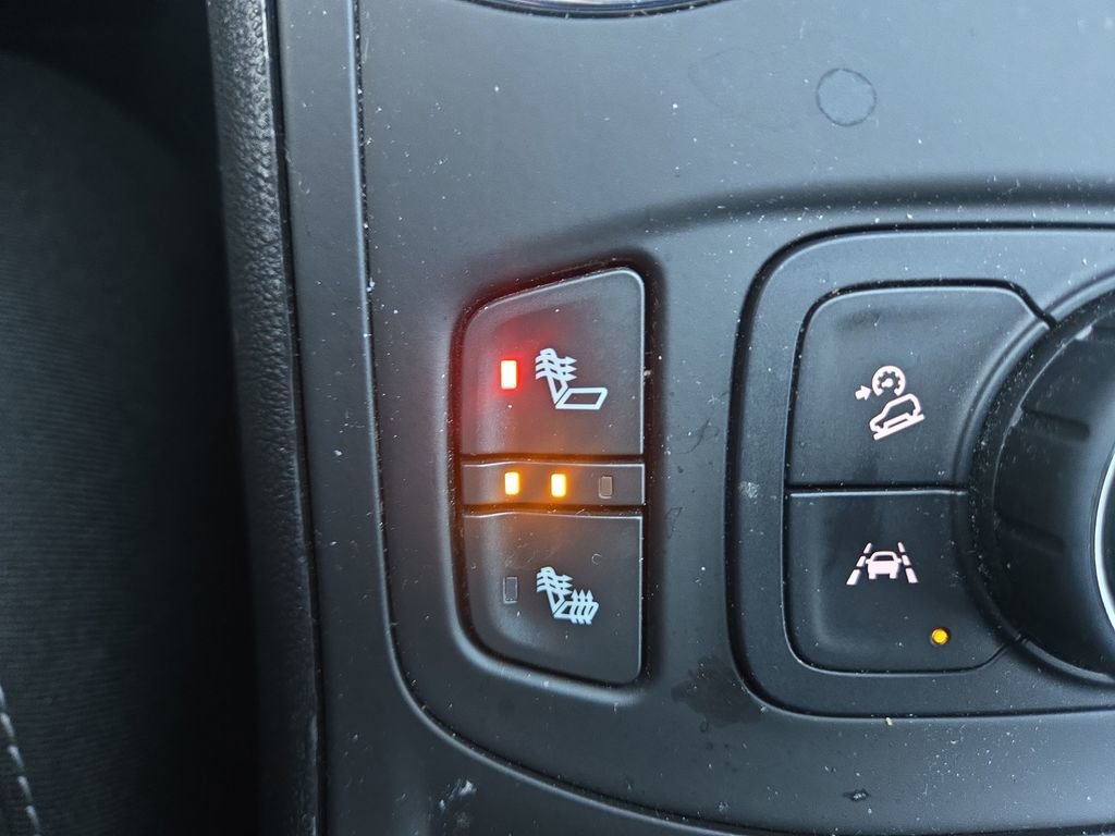 Used 2023 GMC Terrain SLE w/ Driver Convenience Package image 28