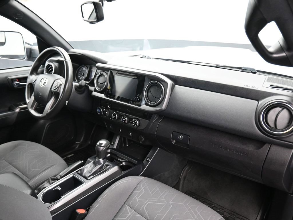 Used 2017 Toyota Tacoma TRD Sport image 42