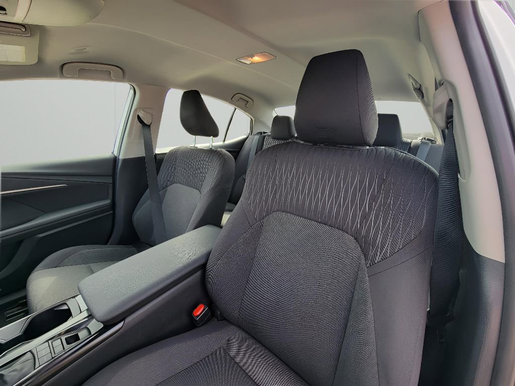 Used 2025 Toyota Camry LE image 10