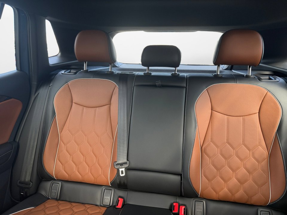 New 2026 Volkswagen Tiguan SEL R-Line AWD/4WD image 12