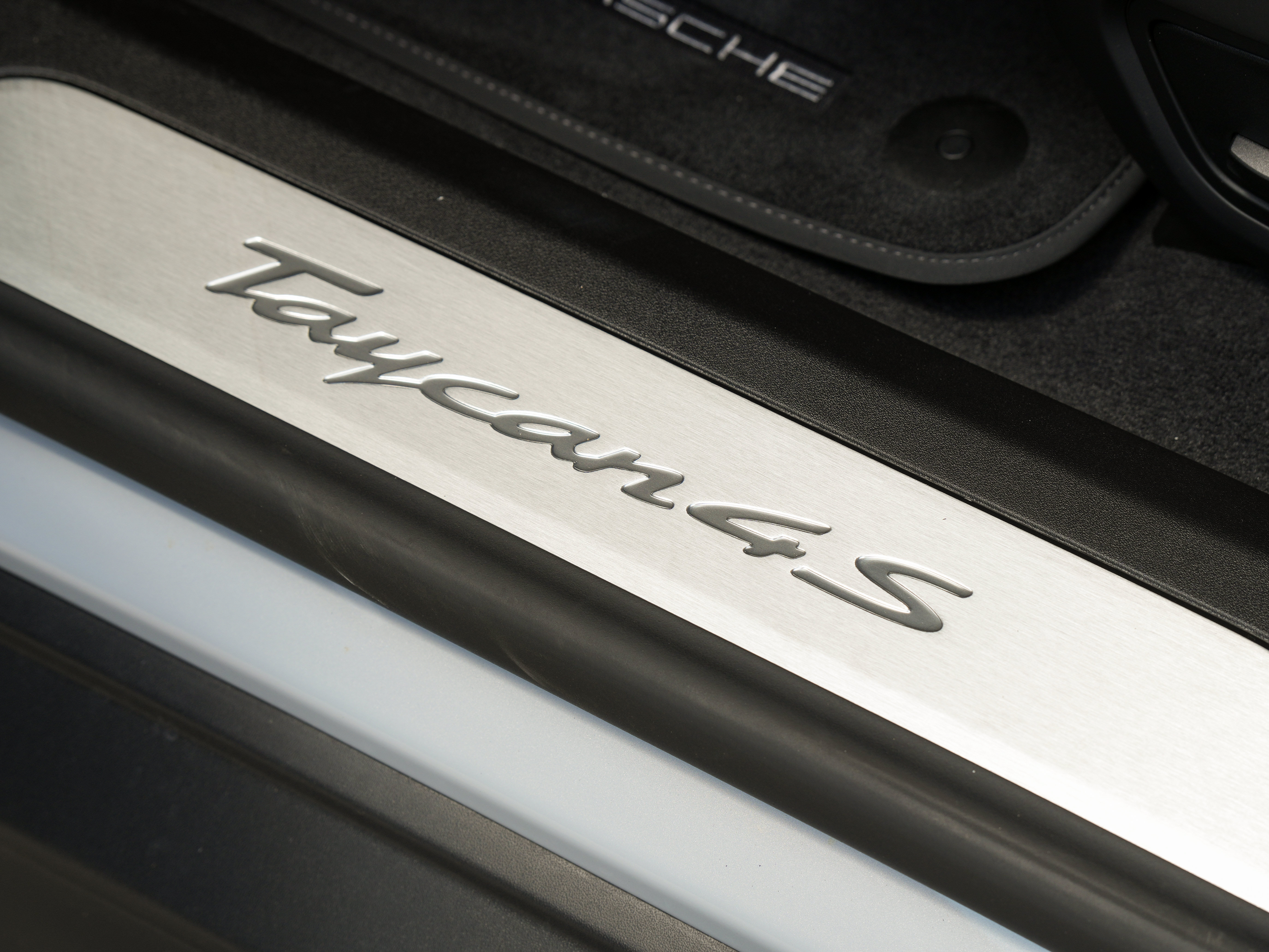 New 2026 Porsche Taycan 4S AWD/4WD image 22