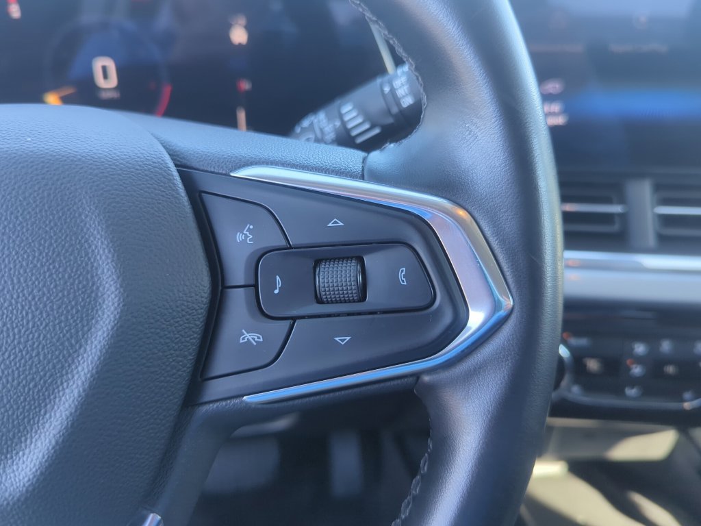 Certified 2024 Chevrolet Trax LT w/ Sunroof Package FWD image 20