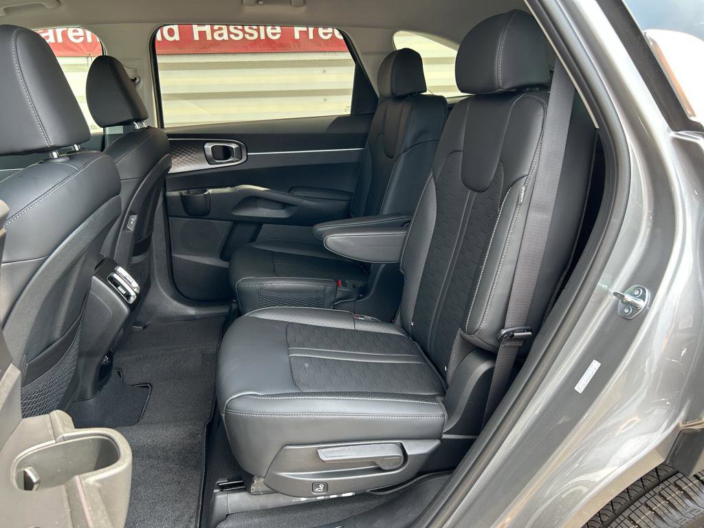 New 2025 Kia Sorento EX image 13