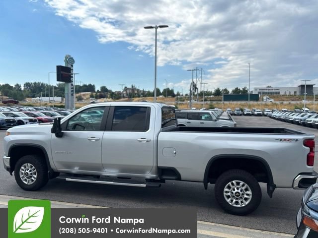 Used 2021 Chevrolet Silverado 2500 LT w/ Fleet Comfort Package AWD/4WD image 3