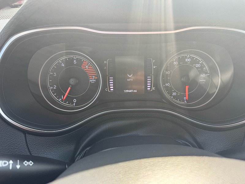 Used 2020 Jeep Cherokee Latitude Plus AWD/4WD image 9
