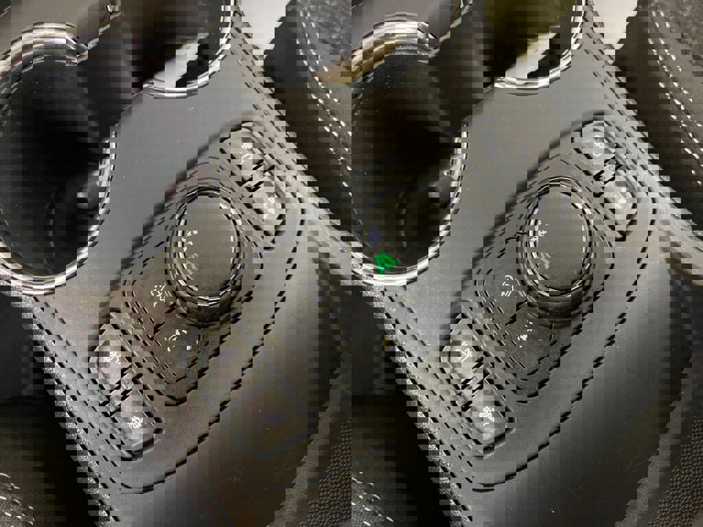 Certified 2022 GMC Terrain SLE w/ Driver Convenience Package image 13