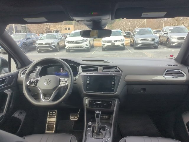 Certified 2024 Volkswagen Tiguan SE R-Line image 15