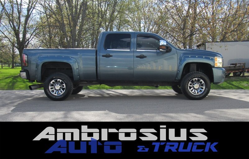 Used 2007 Chevrolet Silverado 2500 LT w/ 1LT Convenience Package AWD/4WD image 2