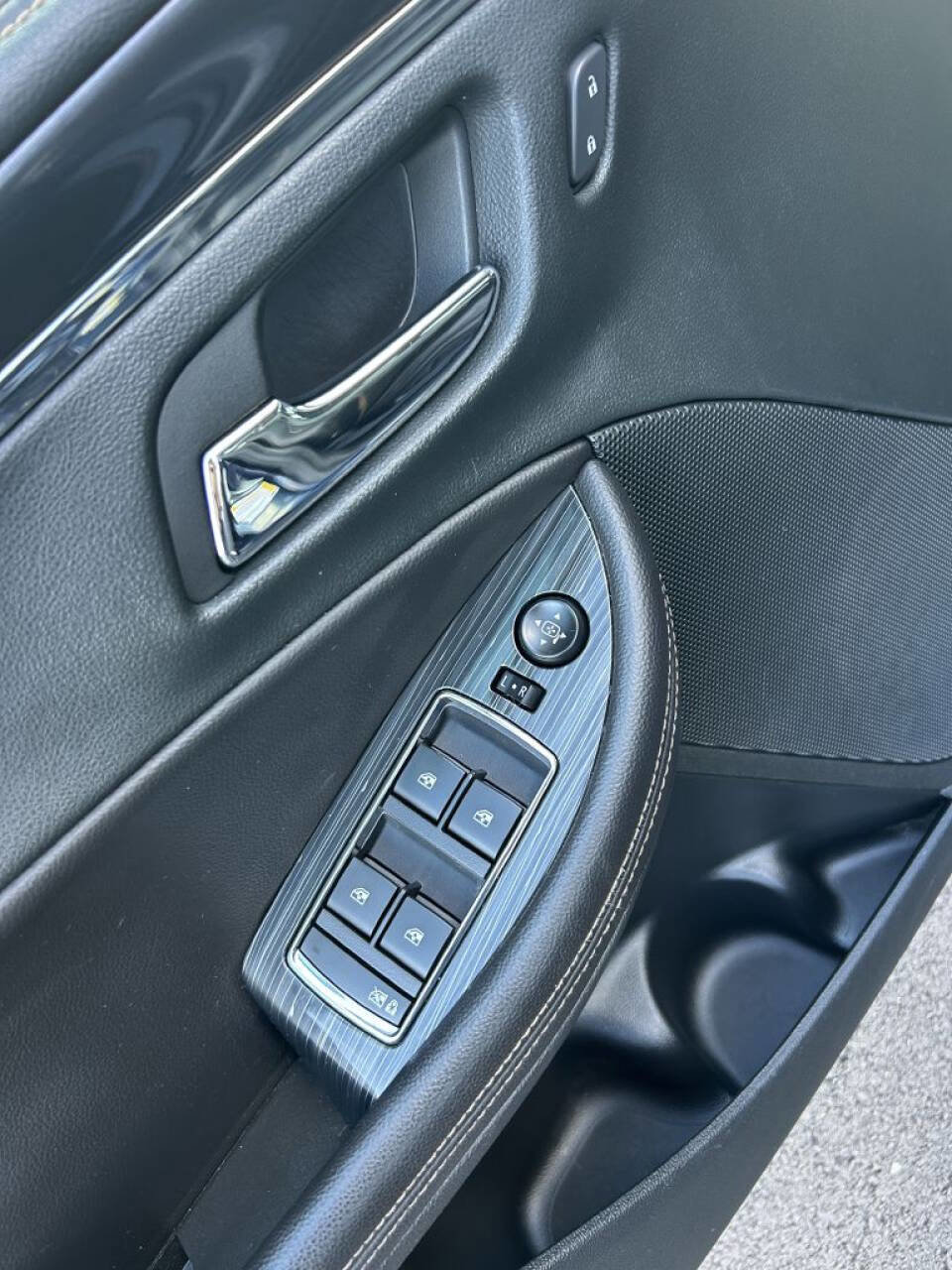 Used 2017 Chevrolet Impala Premier w/ Enhanced Convenience Package image 11