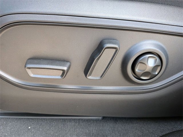 New 2025 Jeep Grand Cherokee Altitude image 13