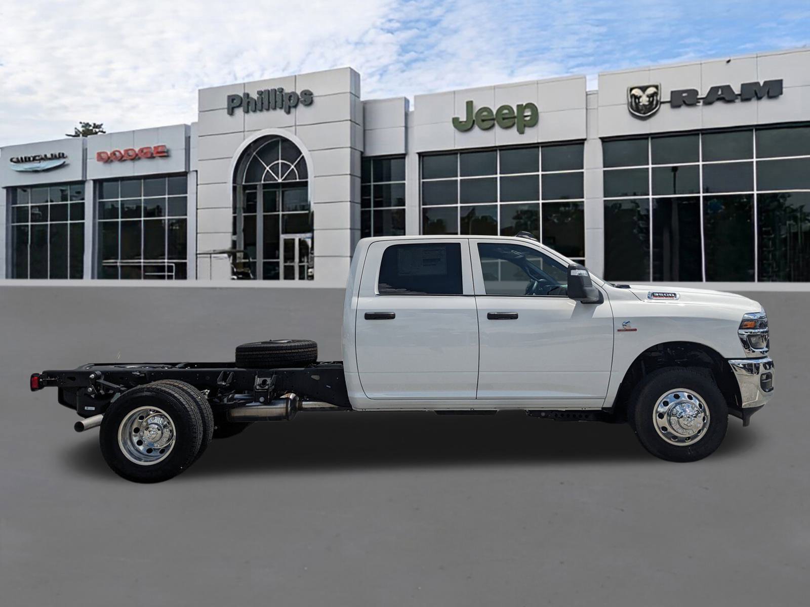 New 2025 RAM 3500 Tradesman w/ Chrome Appearance Group image 2