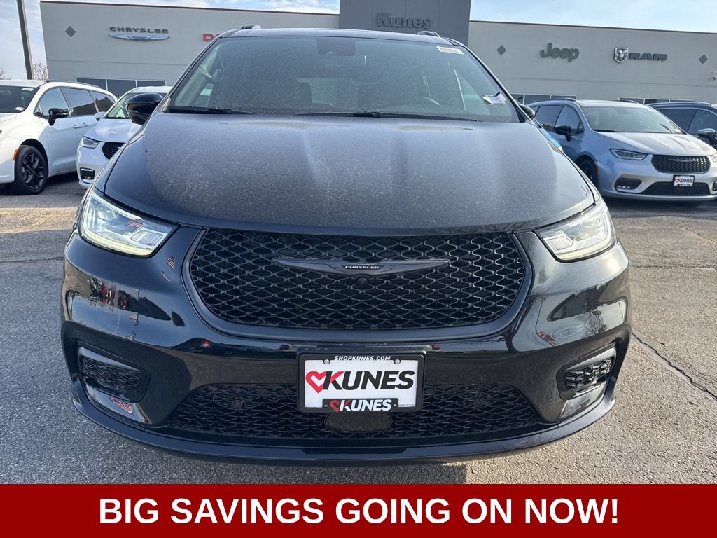 New 2026 Chrysler Pacifica Select w/ S Appearance Package AWD/4WD image 10