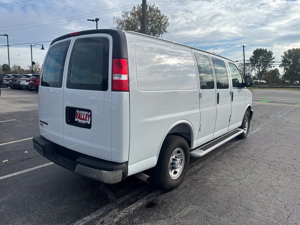 Used 2025 Chevrolet Express 2500 w/ Driver Convenience Package RWD image 3