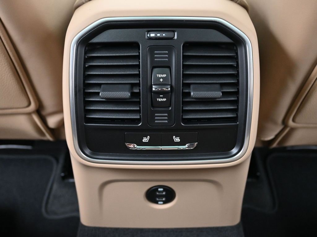 New 2026 Porsche Macan image 8