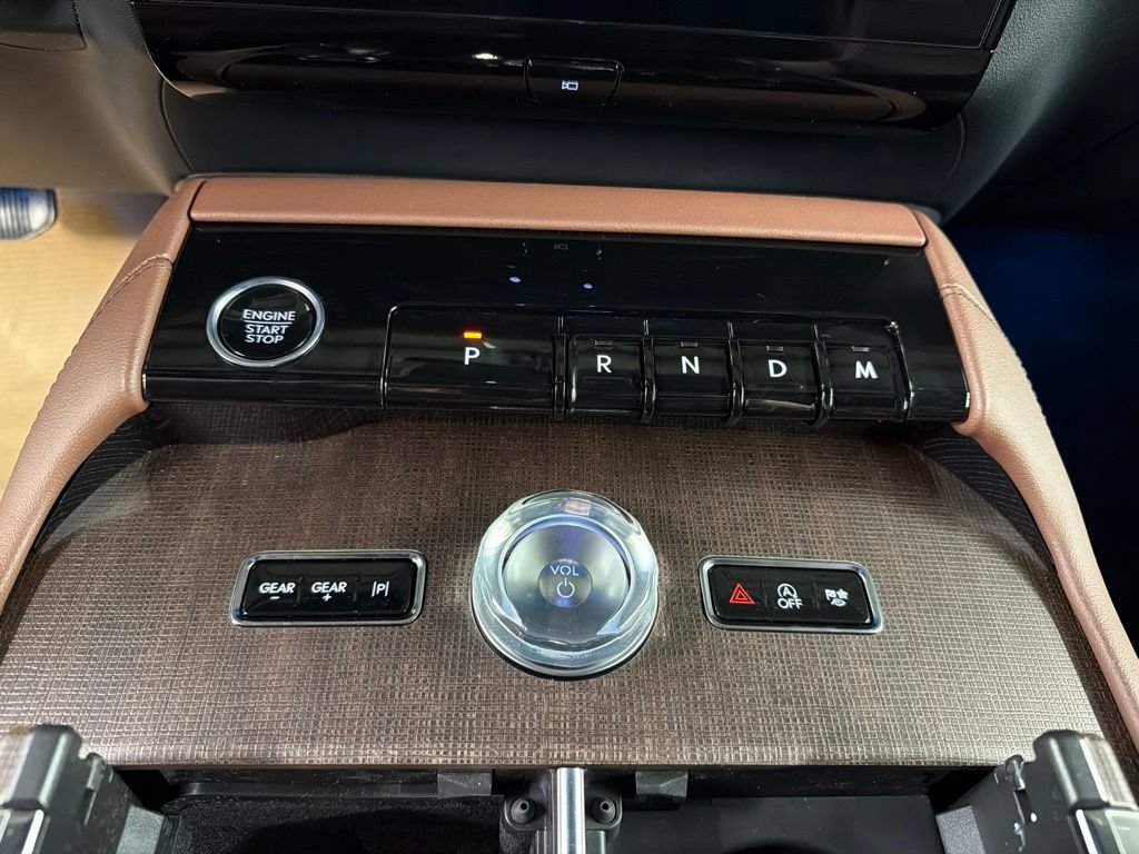 New 2026 Lincoln Navigator Reserve AWD/4WD image 16