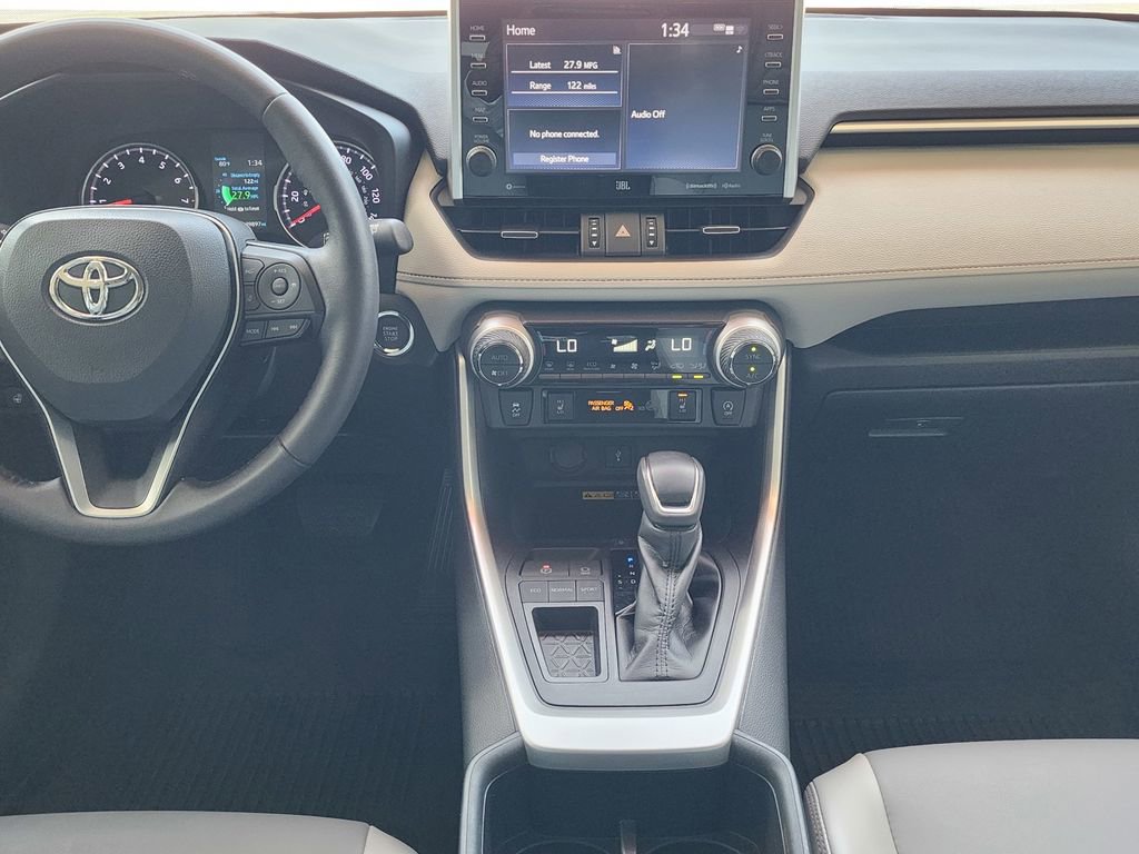 Used 2022 Toyota RAV4 XLE Premium image 12