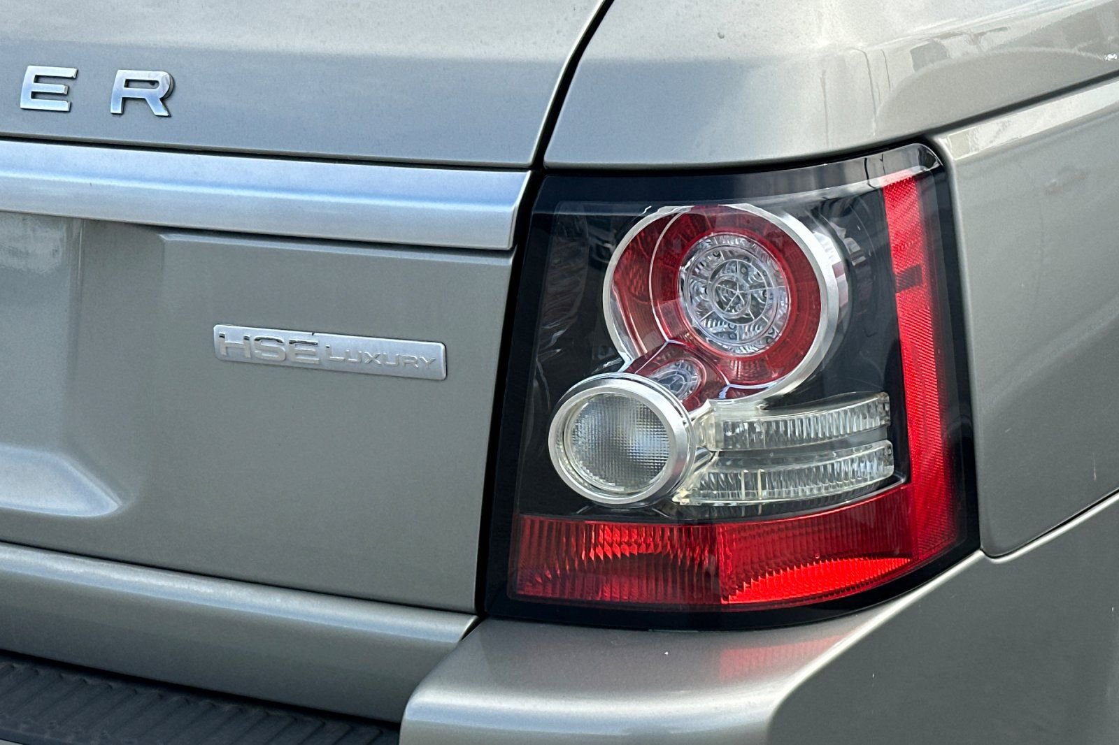 Used 2013 Land Rover Range Rover Sport HSE LUX w/ Luxury Interior Pkg image 6