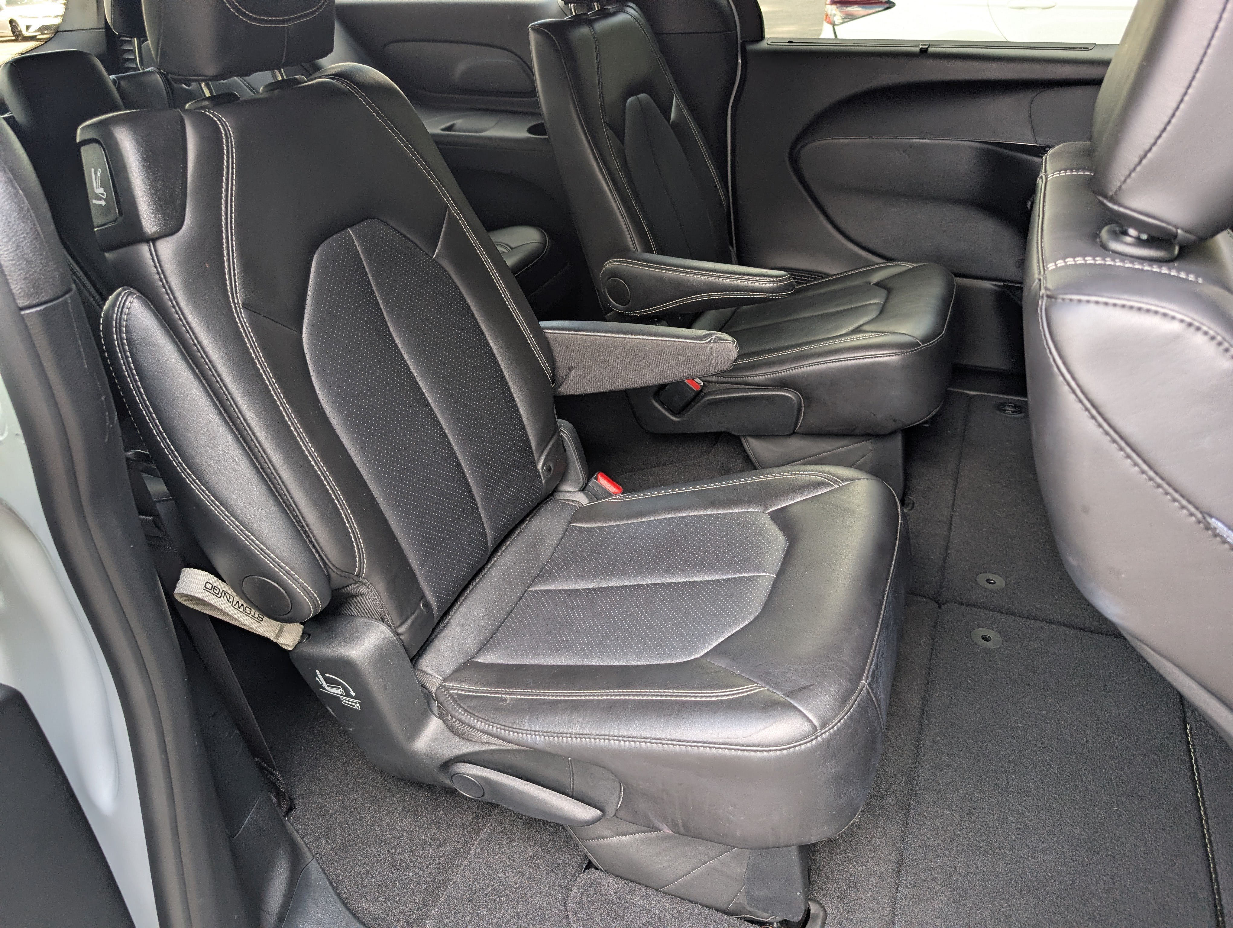Used 2026 Chrysler Pacifica Select FWD image 22