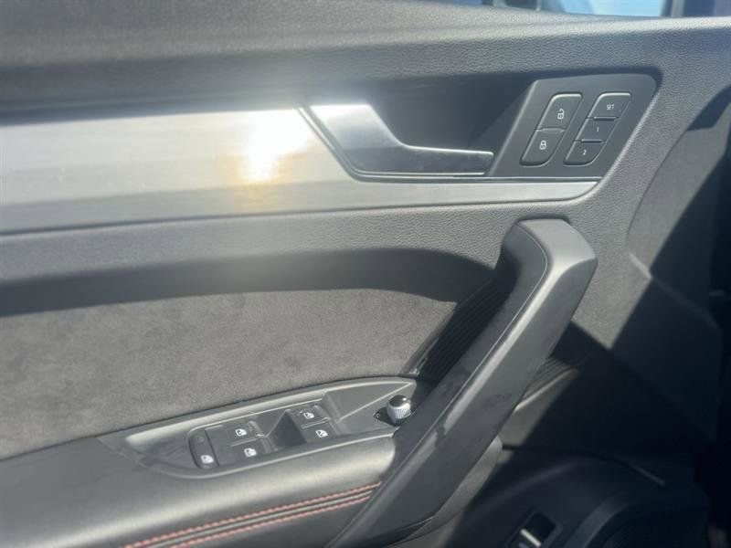 Used 2018 Audi SQ5 Premium Plus w/ Navigation Package image 10