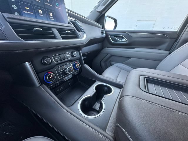 Used 2023 Chevrolet Tahoe Z71 w/ Luxury Package AWD/4WD image 10