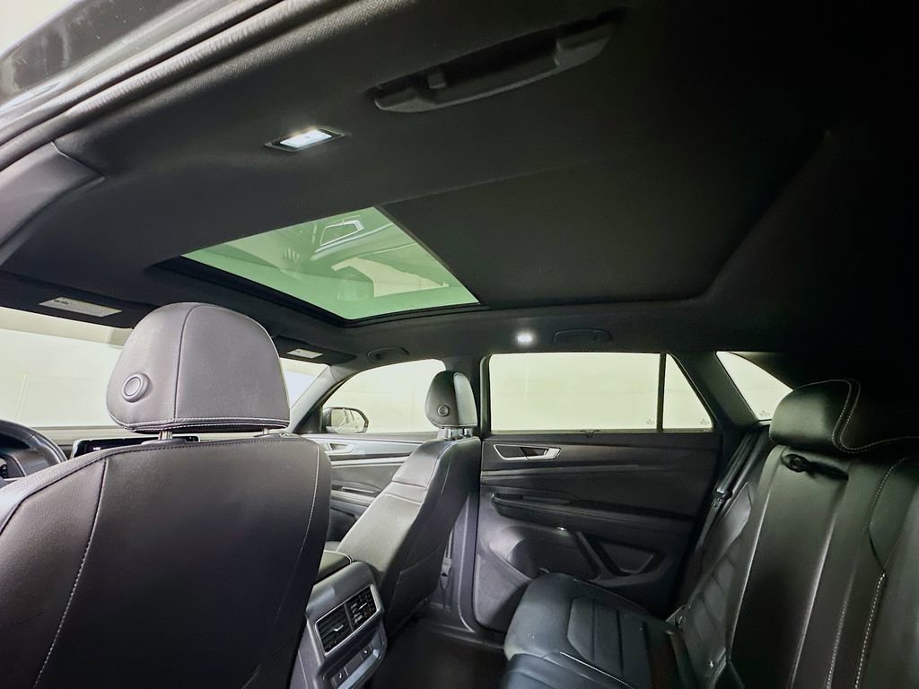 Used 2024 Volkswagen Atlas Cross Sport SEL R-Line image 13