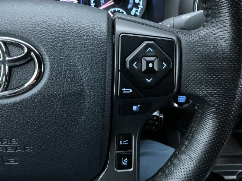 Used 2020 Toyota Tacoma TRD Off-Road AWD/4WD image 19