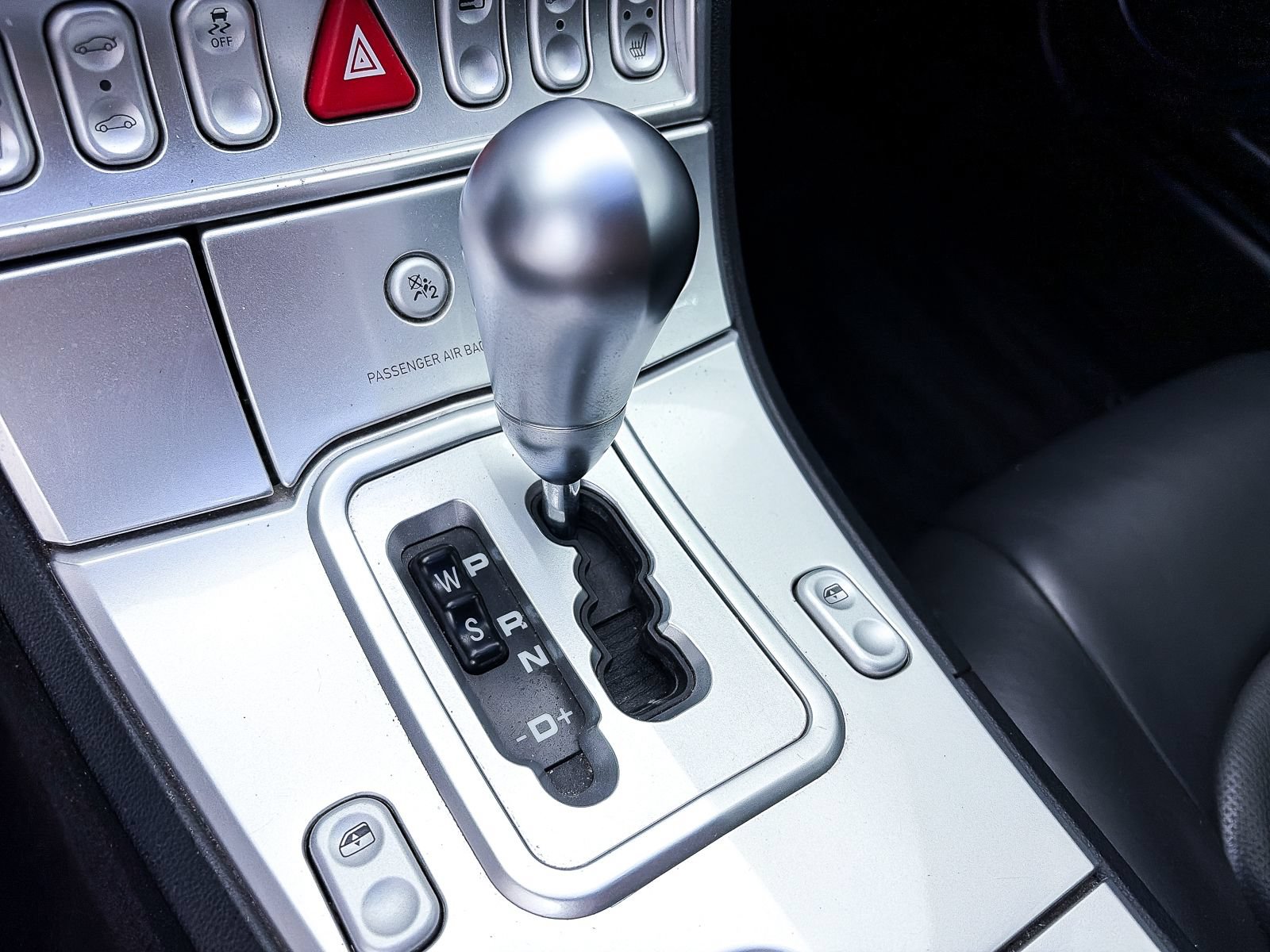 Used 2005 Chrysler Crossfire Limited RWD image 16