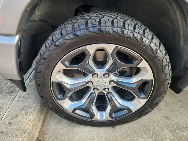 Used 2019 RAM 1500 Limited image 9