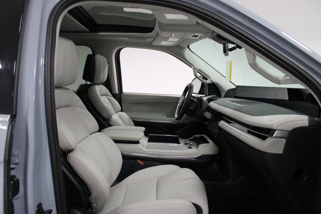 New 2026 Lincoln Navigator Reserve image 29