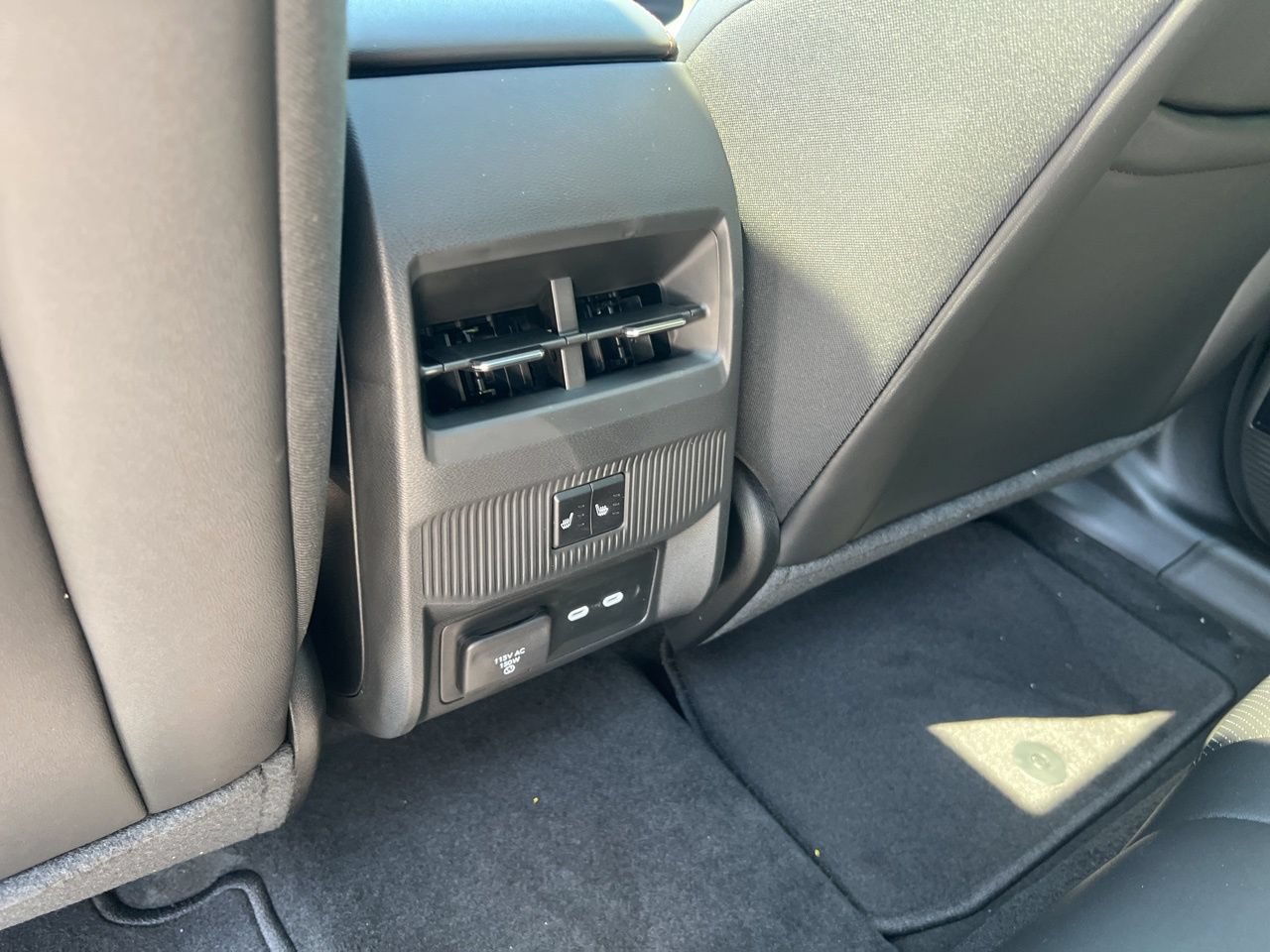 New 2026 Jeep Cherokee Overland w/ Advanced Pro Tech Group AWD/4WD image 19