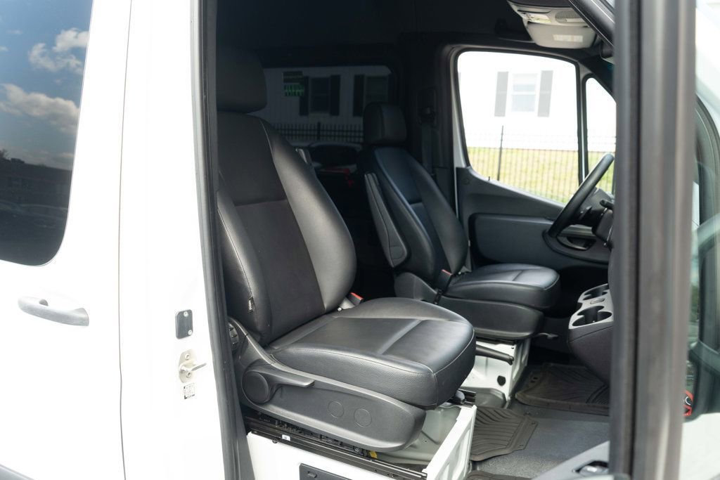 Used 2020 Mercedes-Benz Sprinter 2500 image 11
