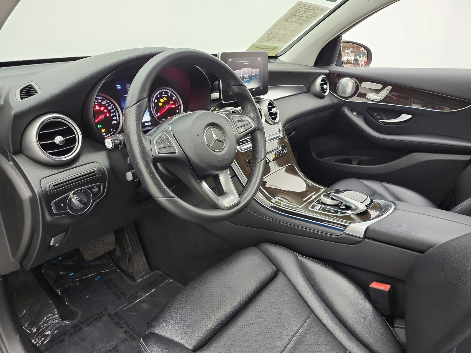 Used 2017 Mercedes-Benz GLC 300 4MATIC Coupe image 12