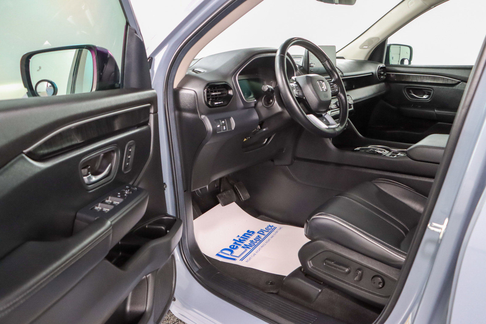Used 2025 Honda Pilot Elite image 3