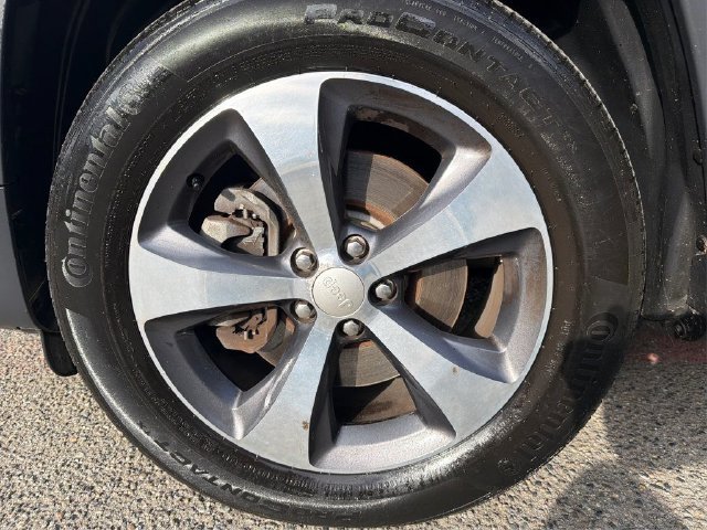 Used 2019 Jeep Cherokee Limited AWD/4WD image 26