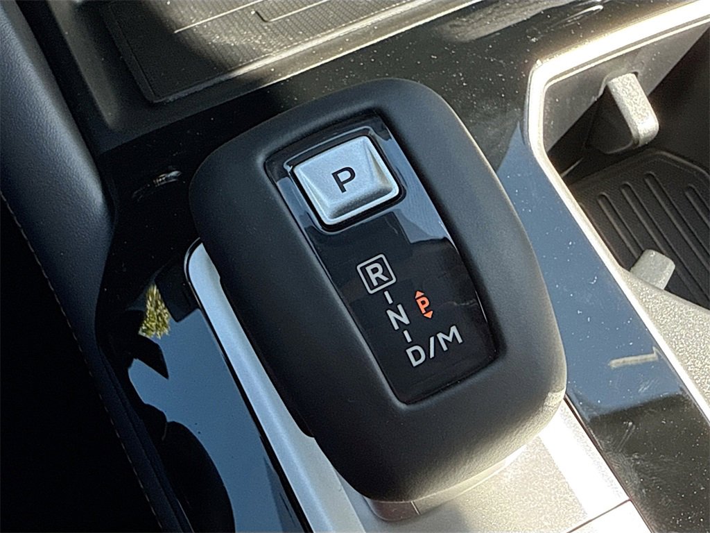New 2025 Mitsubishi Outlander SE image 17