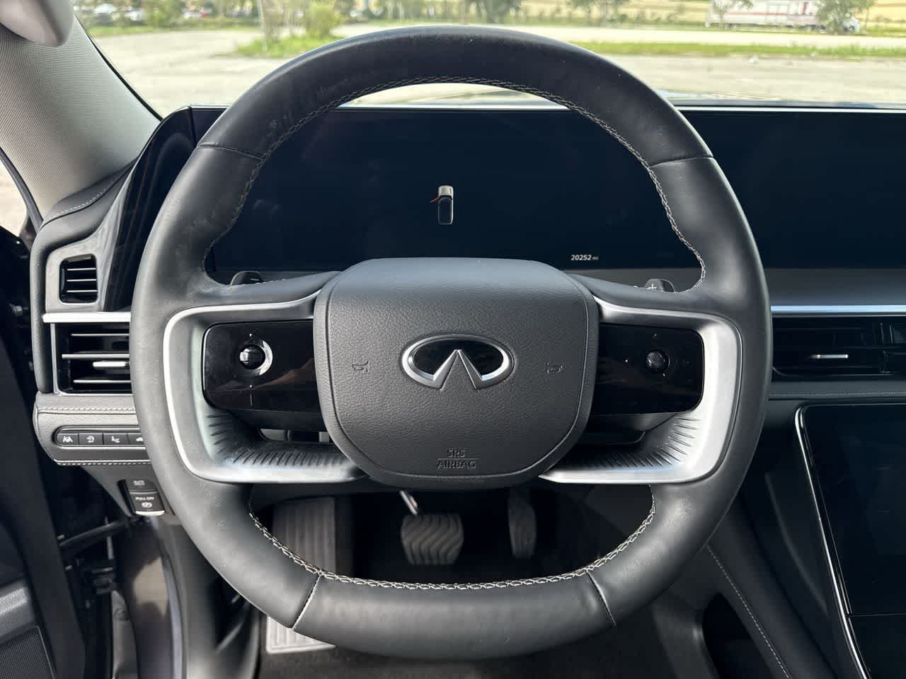 Used 2025 INFINITI QX80 Luxe RWD image 24