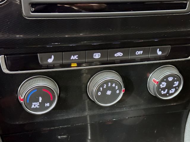 Used 2017 Volkswagen GTI SE image 15