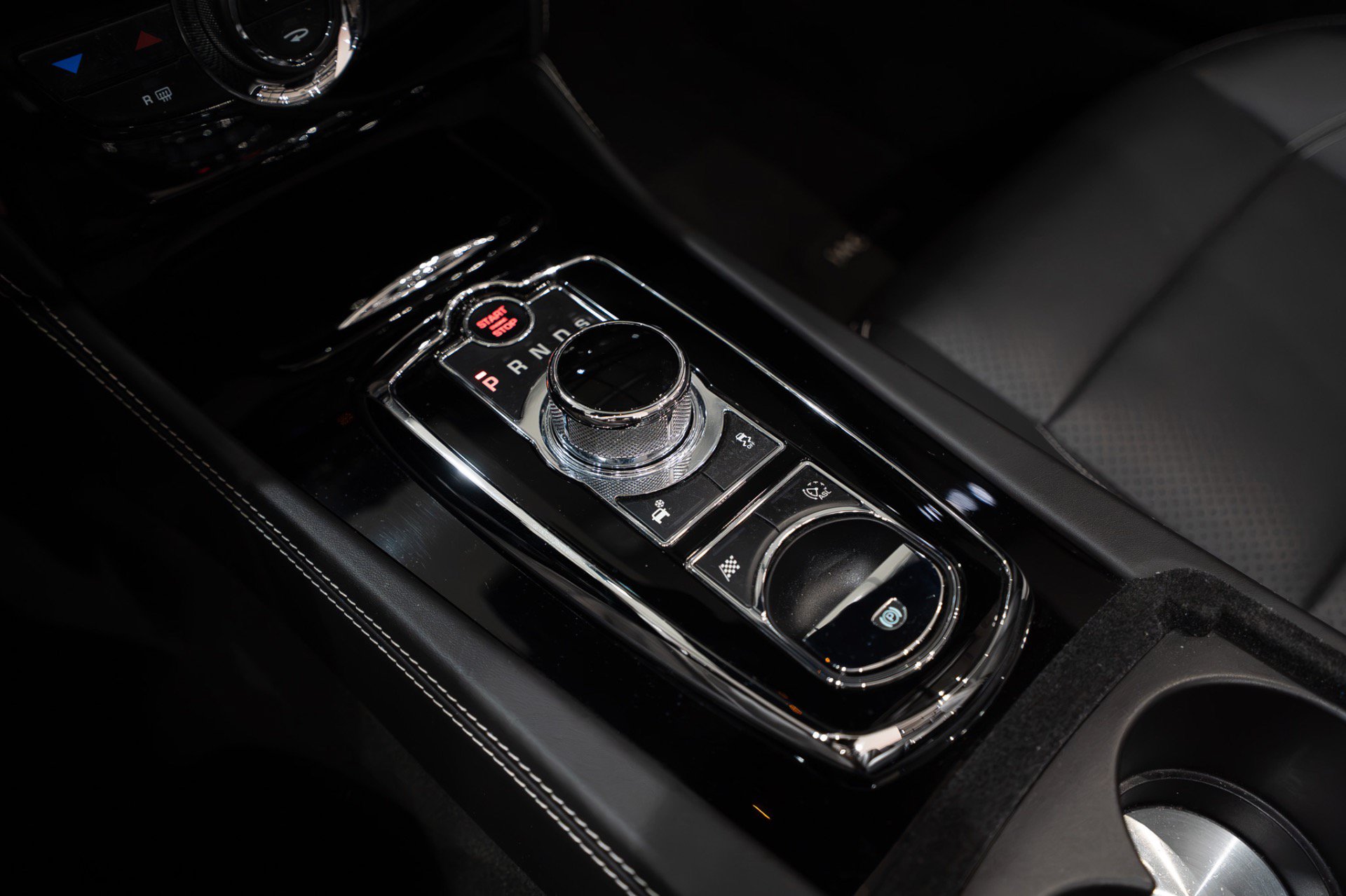 Used 2015 Jaguar XKR R RWD image 17