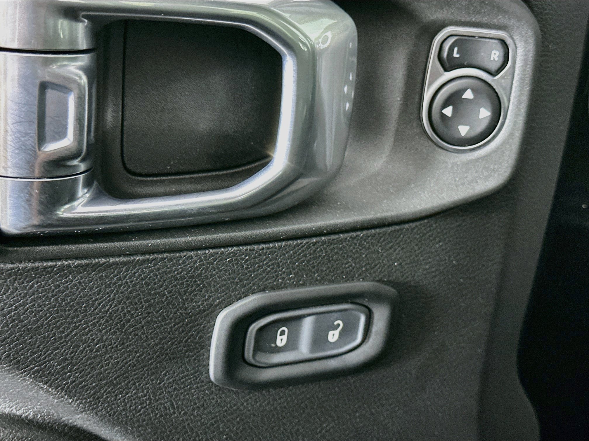 Used 2021 Jeep Wrangler Unlimited Sport AWD/4WD image 15