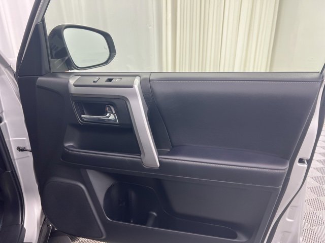 Used 2022 Toyota 4Runner SR5 Premium image 19