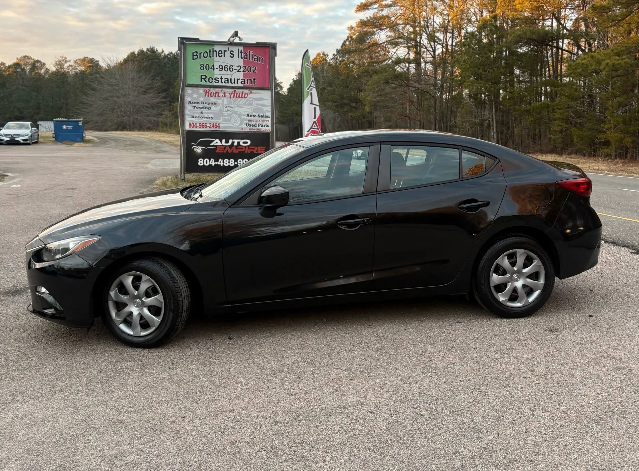 Used 2014 MAZDA MAZDA3 i Sport image 3