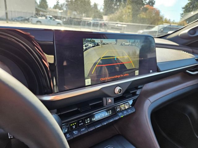 Used 2023 Toyota Crown Limited image 37