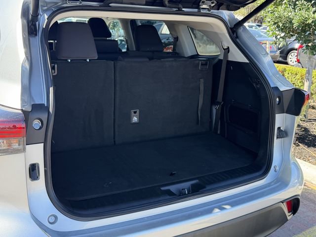 Used 2025 Toyota Highlander LE image 22