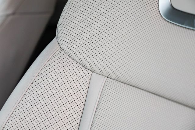 Certified 2025 Hyundai Tucson Limited AWD/4WD image 29