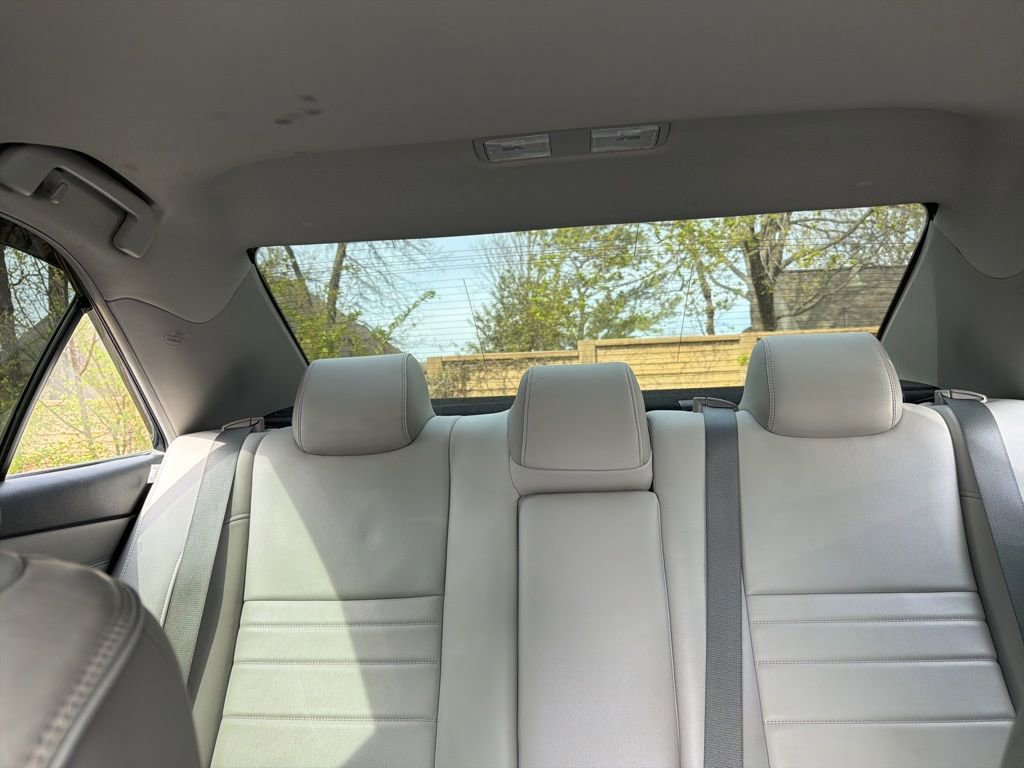 Used 2016 Toyota Camry XLE w/ Moonroof Package image 28