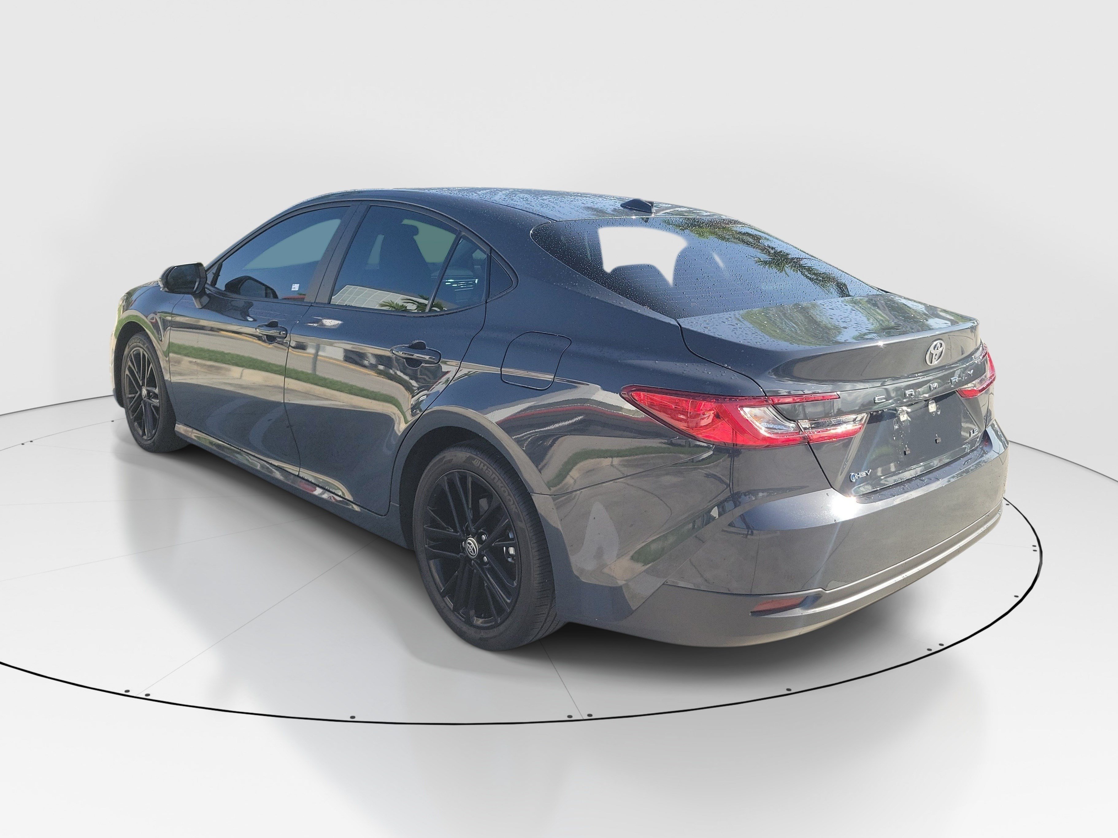 Used 2026 Toyota Camry LE FWD image 5