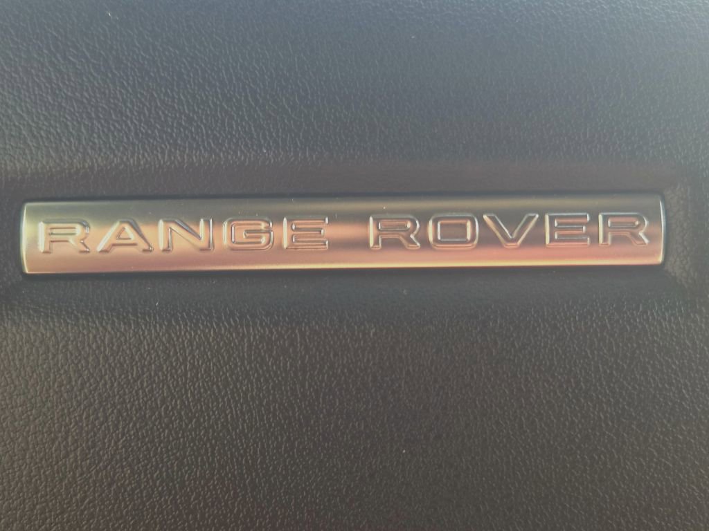 Used 2014 Land Rover Range Rover Sport HSE image 16