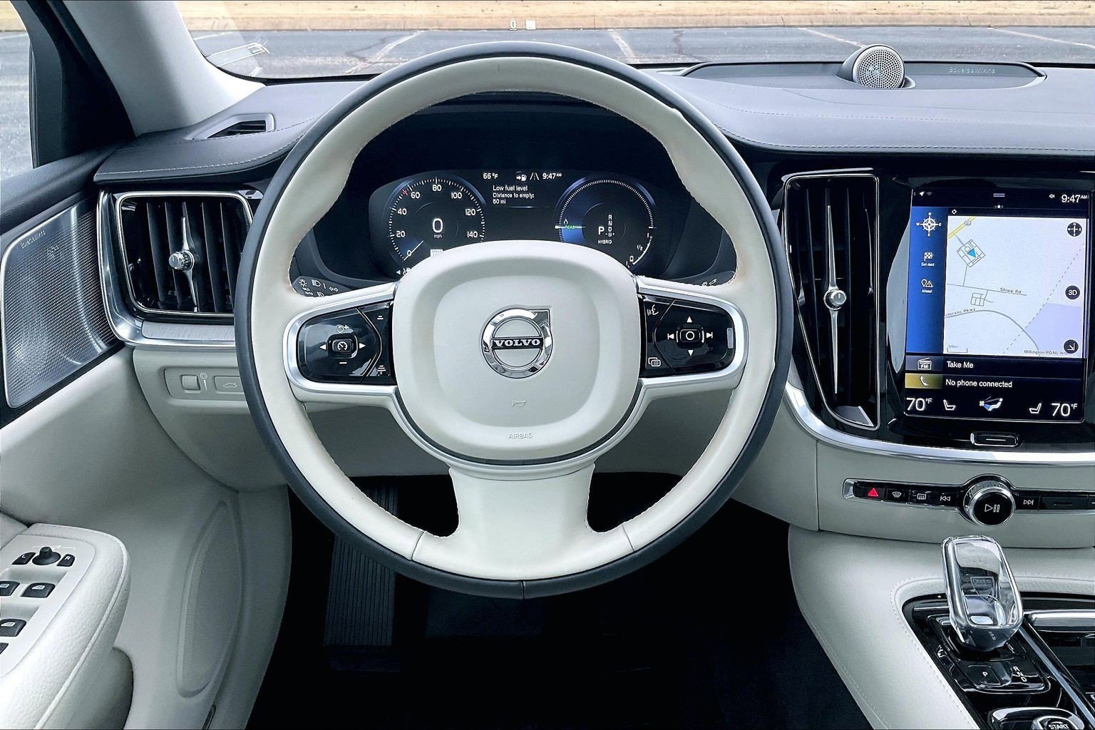 Used 2022 Volvo S60 T8 Inscription image 5