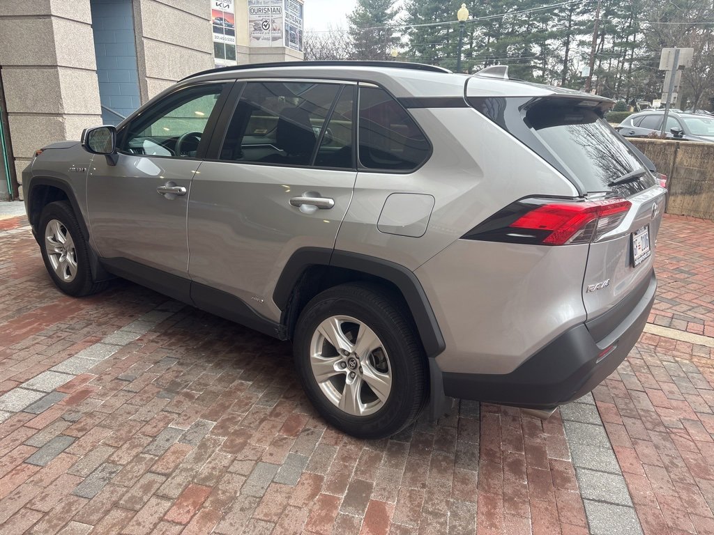 Used 2020 Toyota RAV4 XLE image 4